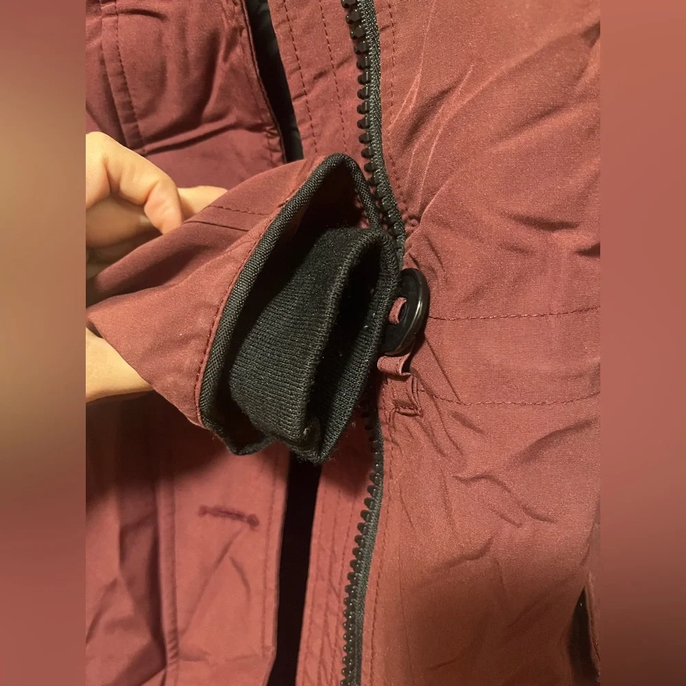 Canada Goose Rossclair Parka Elderberry Medium hood coyote fur down coat - Picture 9 of 14